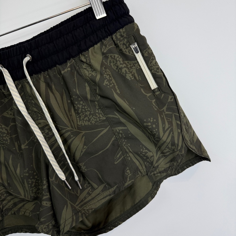 Vuori Clementine Olive Green Tropical Print - Picture 3 of 16